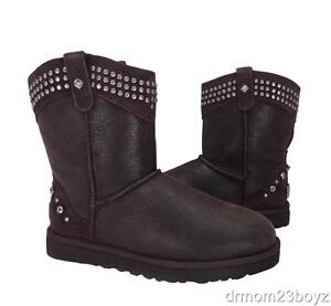 ladies black sheepskin boots