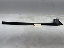 17-22 TESLA MODEL 3 FRONT LEFT DOOR WINDOW INNER BELT WEATHERSTRIP SEAL 9315 U8