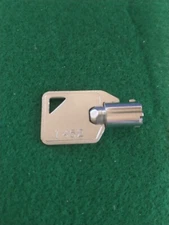 Snack soda drink vending machine key #1452 fits barrel style locks used