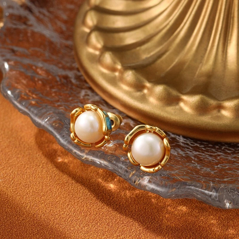 Pendientes de perlas de esmalte de agua dulce natural de cobre con poste de plata 925 joyería Foto 3 de 4