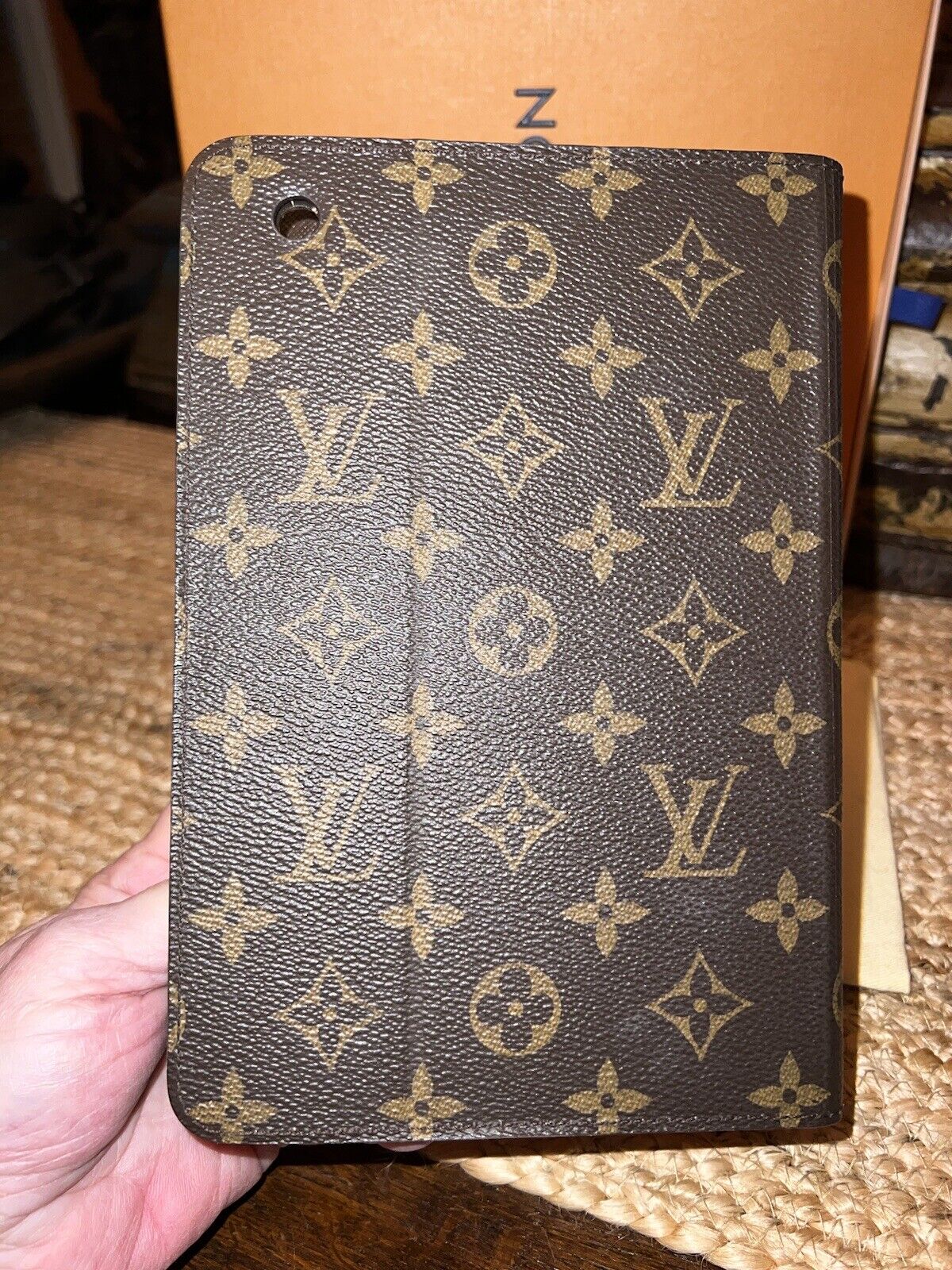 Louis Vuitton Monogram Hardcase Ipad Air Case M48253 – Luxuria & Co.