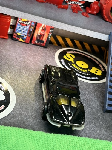 Hot Wheels Blackwalls 1963 Corvette Stingray Black Diecast 1:64 EX Condition - Picture 7 of 8