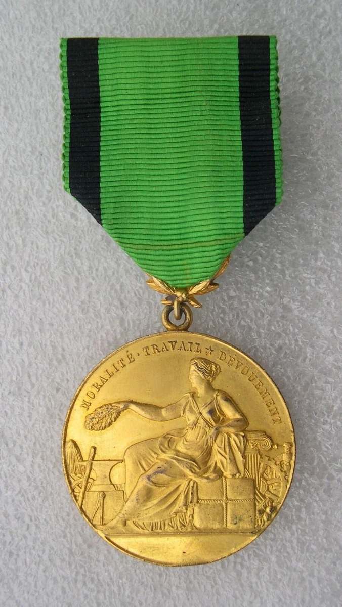 Médaille Civile "Encouragement Au Bien" - Sans Ruban - Modèle Ancien (c26)