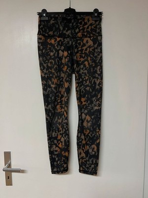 Fabletics Leggins Defined Power Hold Gr. S 7/8 Leo Muster