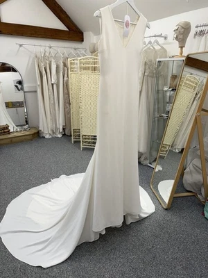 Joblot Of 4 Wedding Dresses, Open To Offers On These Beautiful Bridal Gowns - Image 1 of 4