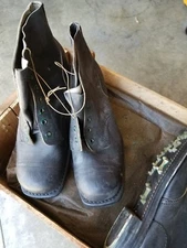 ON SALE! BRITISH/AUSTRALIAN ORIGINAL ARMY LEATHER BOOTS WITH CLEATS