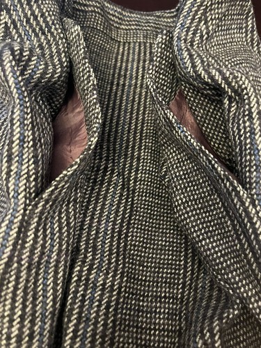 Burton Women’s wool skirt - 26” Waist - 26” Length - Picture 3 of 6
