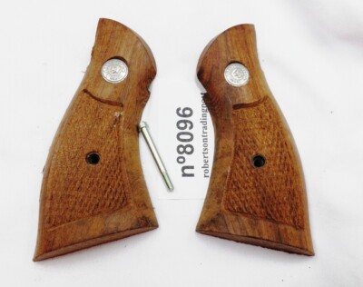 Taurus 80 82 65 66 96 Square Frame Brazilian Walnut Magna Grips 1970s Excellente