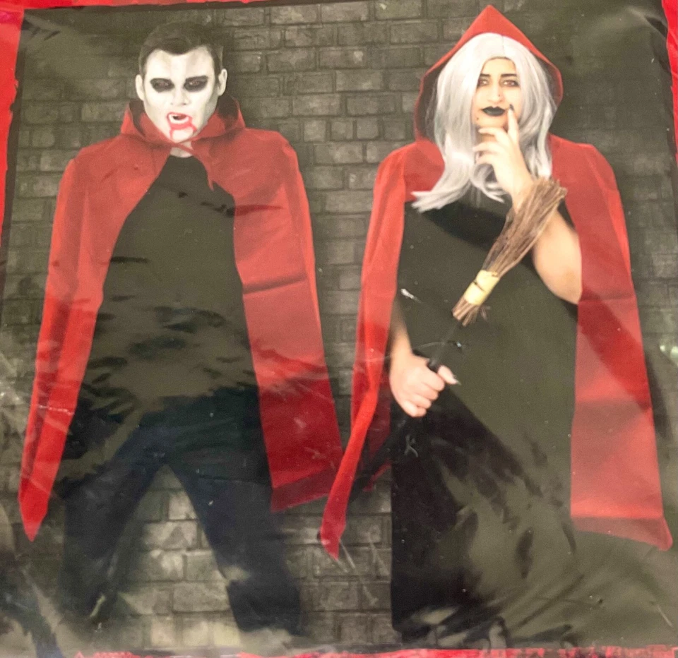 Capa de capa con capucha de vinilo rojo vestido de fantasía bruja juegos con disfraces Caperucita roja superhéroe Foto 2 de 2