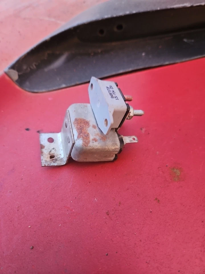 Dodge Super Bee Charger R/T SE 1971 72 relé de faros ocultos original probado Foto 2 de 3