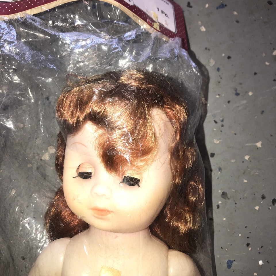 Muñeca almohada vintage de fibra artesanal de 8" pelo castaño con ojos azules parpadeantes 3119 1989 Foto 2 de 4