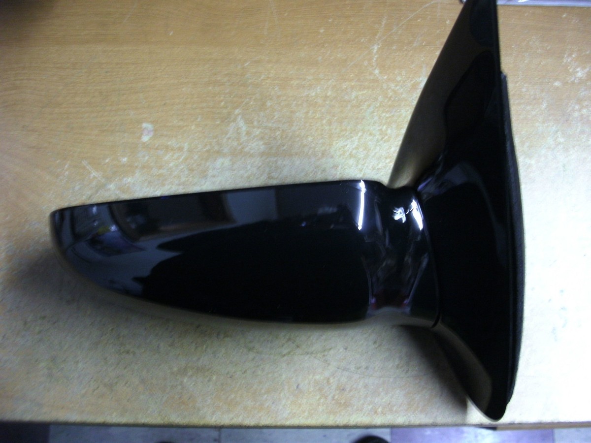NEW GM MANUAL RIGHT HAND MIRROR OEM 22652876 (BARB5087 DS1393 B1 