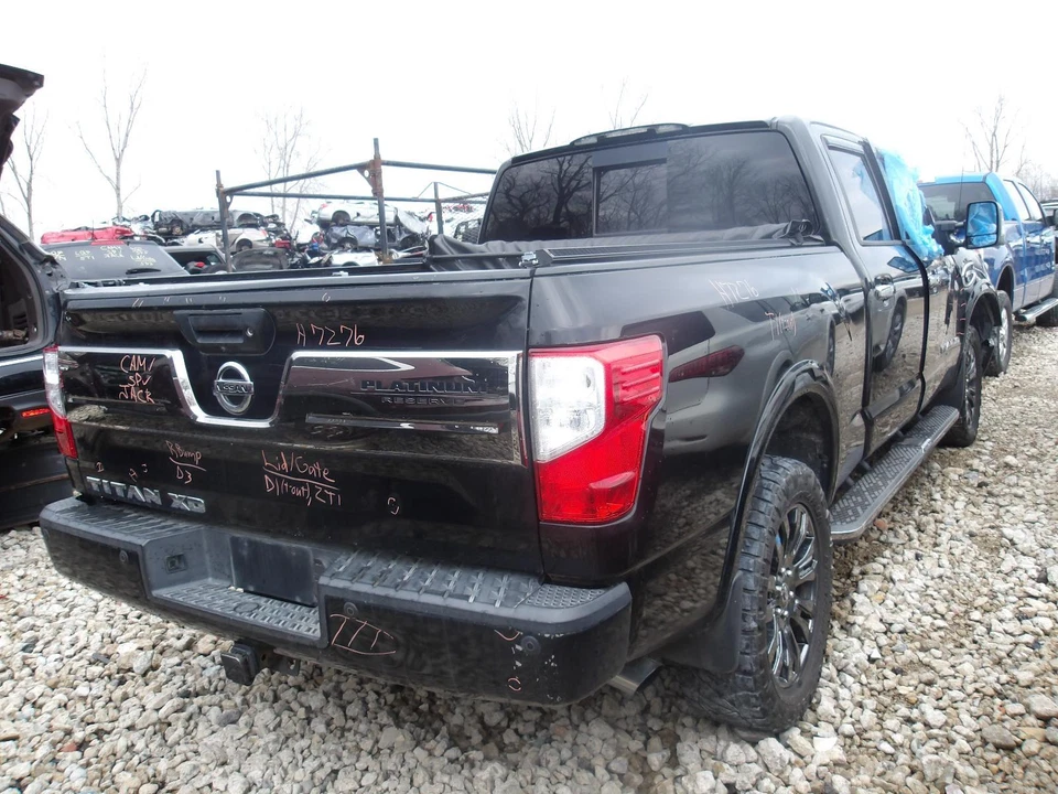 Used Engine Coolant Reservoir fits: 2016 Nissan Titan xd 5.0L diesel Grade A Foto 4 de 4