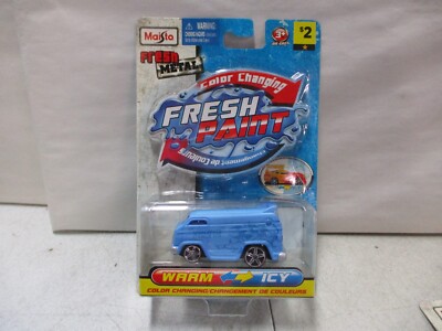 Maisto Color Changing Fresh Paint Van 1/64