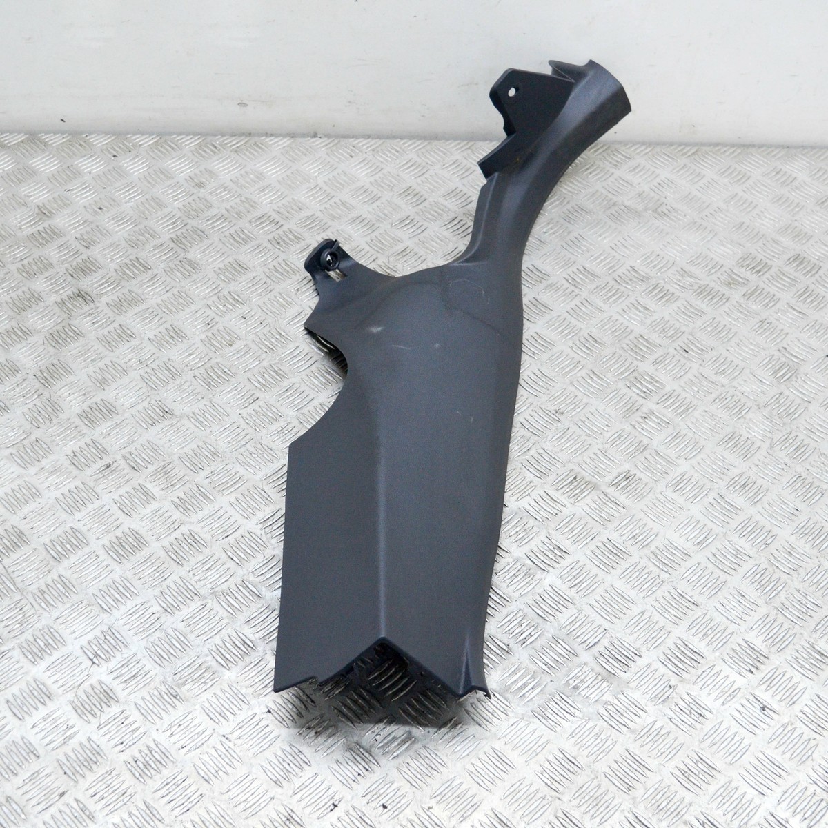 SKODA KAROQ NU7 Right Side C Pillar Trim 57A867766 1.60 Diesel 