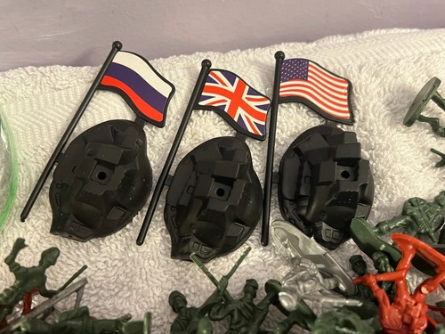 Army Men Plastic Soldiers 300+ BeeBeeRun 3 Country Flags OH7387 - Bild 2 von 9