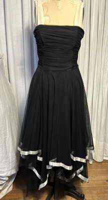 Beata Studio L.A. women s Strapless Blk +White Tulle Midi Dress Sz 5/6 pre-owned