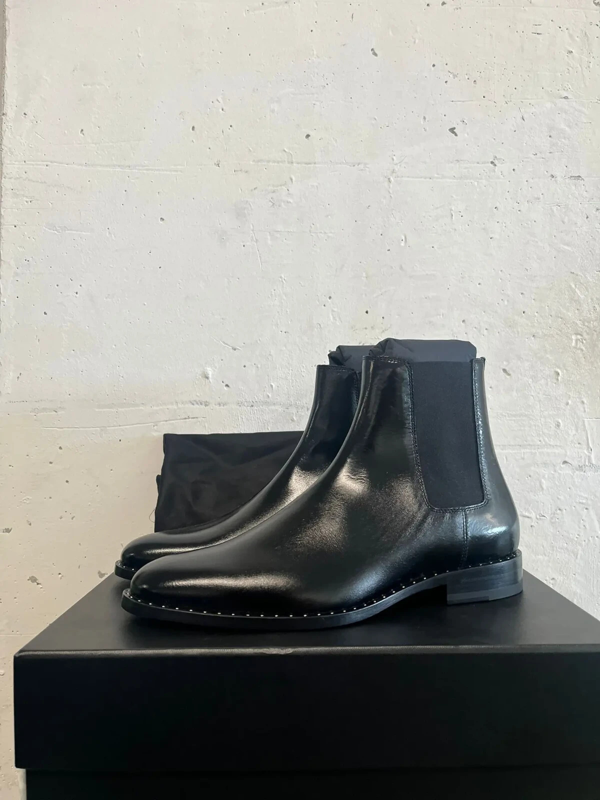 Stivali Saint Laurent Paris Wyatt con borchie Moroder Cheslea neri nuovi con etichette 40 5