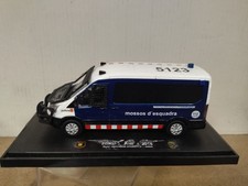FORD TRANSIT MOSSOS D´ESQUADRA ARRO 1:43 GREENLIGHT TRANSKIT DEFECT/NO RETRO