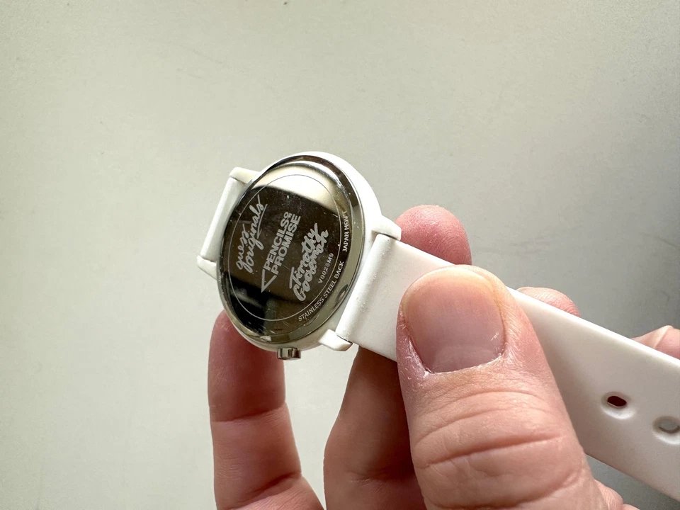 RELOJ GUESS Timothy Goodman Lápices de Promesa Blanco y Negro EDICIÓN ESPECIAL ARTE Foto 4 de 4