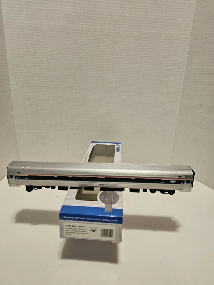 HO Bachmann 13119 Amfleet I Coach Lighted Interior Businessclass Phase VI 81516 - Image 3 of 4