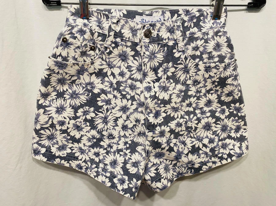 Vtg 80s SHE SAID Denim High Waisted Jean Shorts Navy Blue White Flowers  XS S - Image 3 of 4