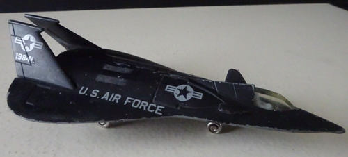 ERTL A10 FAIRCHILD THUNDERBOLT AND F19 STEALTH FIGHTER PLAYWORN RESTORATION PROJ - Picture 3 of 20