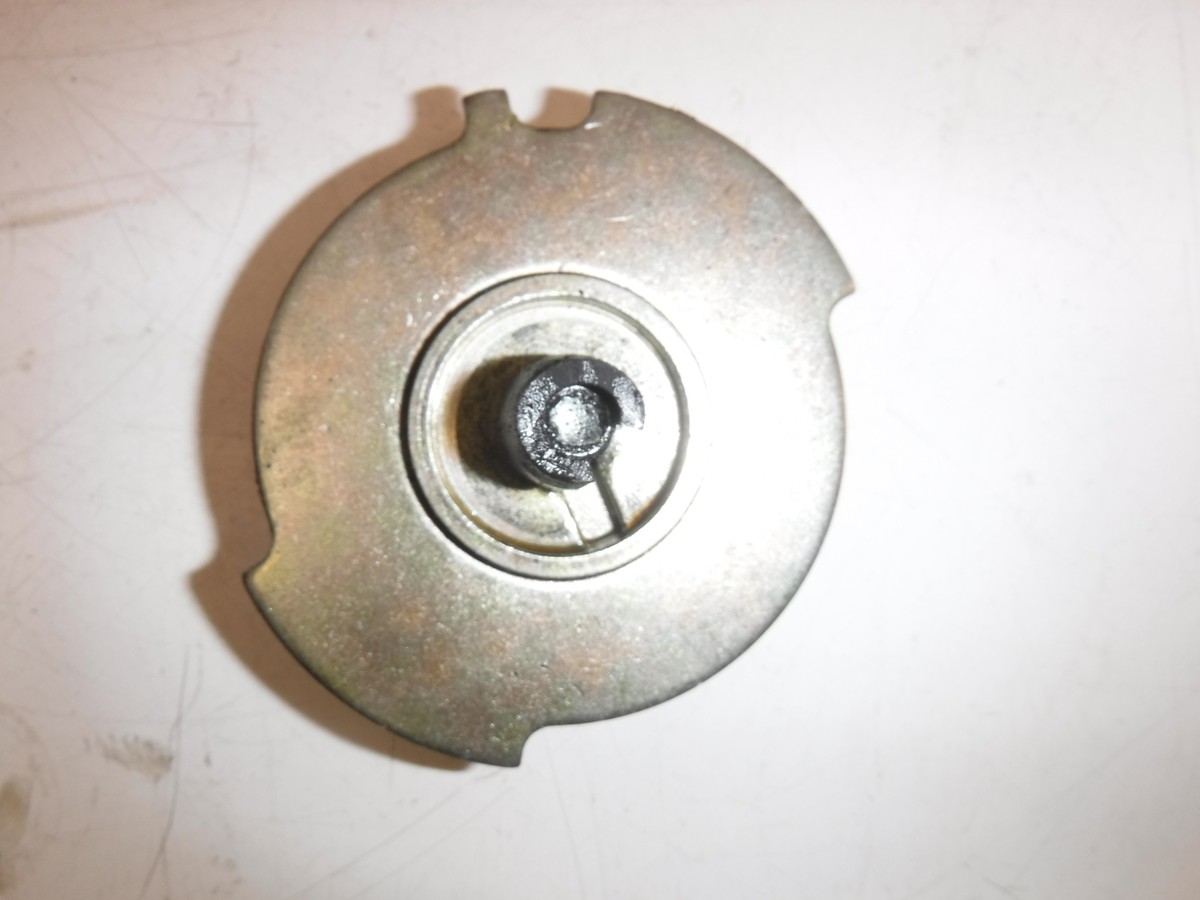 かり　0828 Amazon.com: Cardoctor 294200-0660 Fuel Regulator Suction