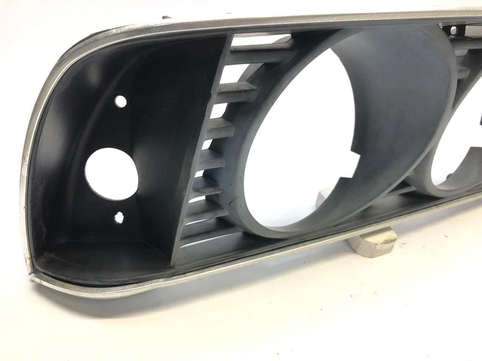 BMW 635CSI 1985-1989 conjunto de molduras de faros laterales derecho pasajero *Nota* Foto 2 de 4