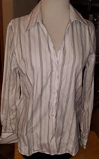 Jones N Y Collection v-neck shirt women size 8 gray/white striped with cuffs*