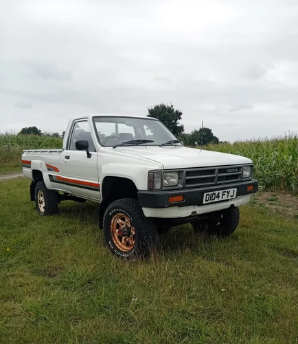 Toyota Hilux MK2 2.4 Diesel 1987 - Picture 1 of 11