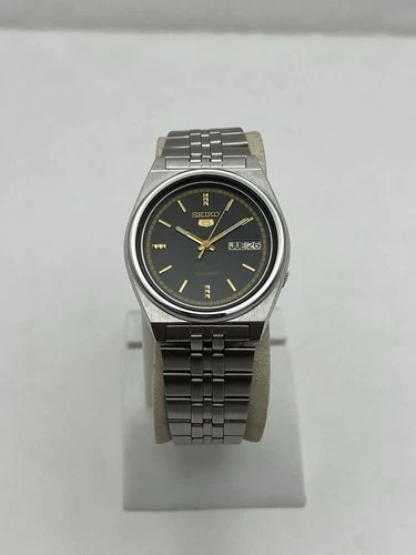 Vintage Seiko 5 7009-3070 Automatic 17 Jewels Black Dial Gold Indexes Day/Date