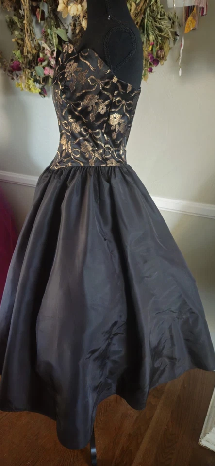 Vestido de graduación Gunnesax negro y cobre vintage de los años 80 sin tirantes Mkd talla 9 Foto 4 de 4