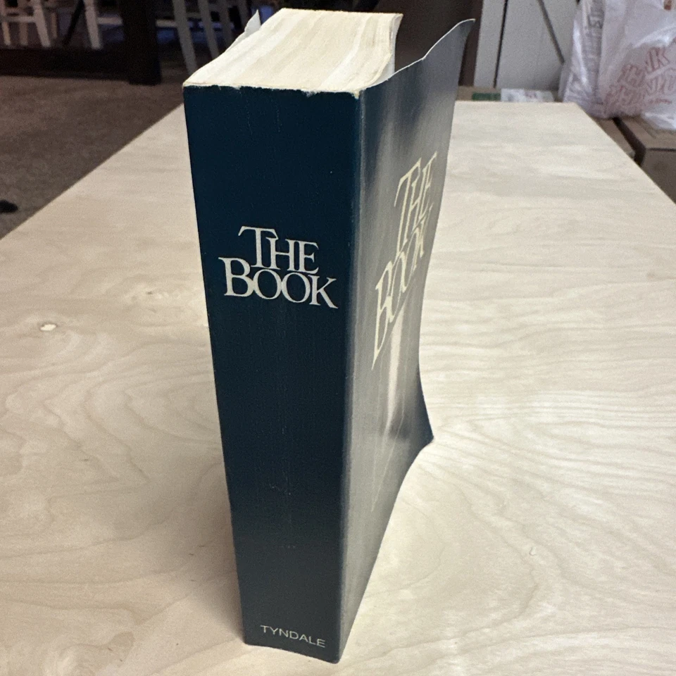 The Book Tyndale House, 1985.  The Living Bible. Paperback. Vintage. - Image 3 of 3