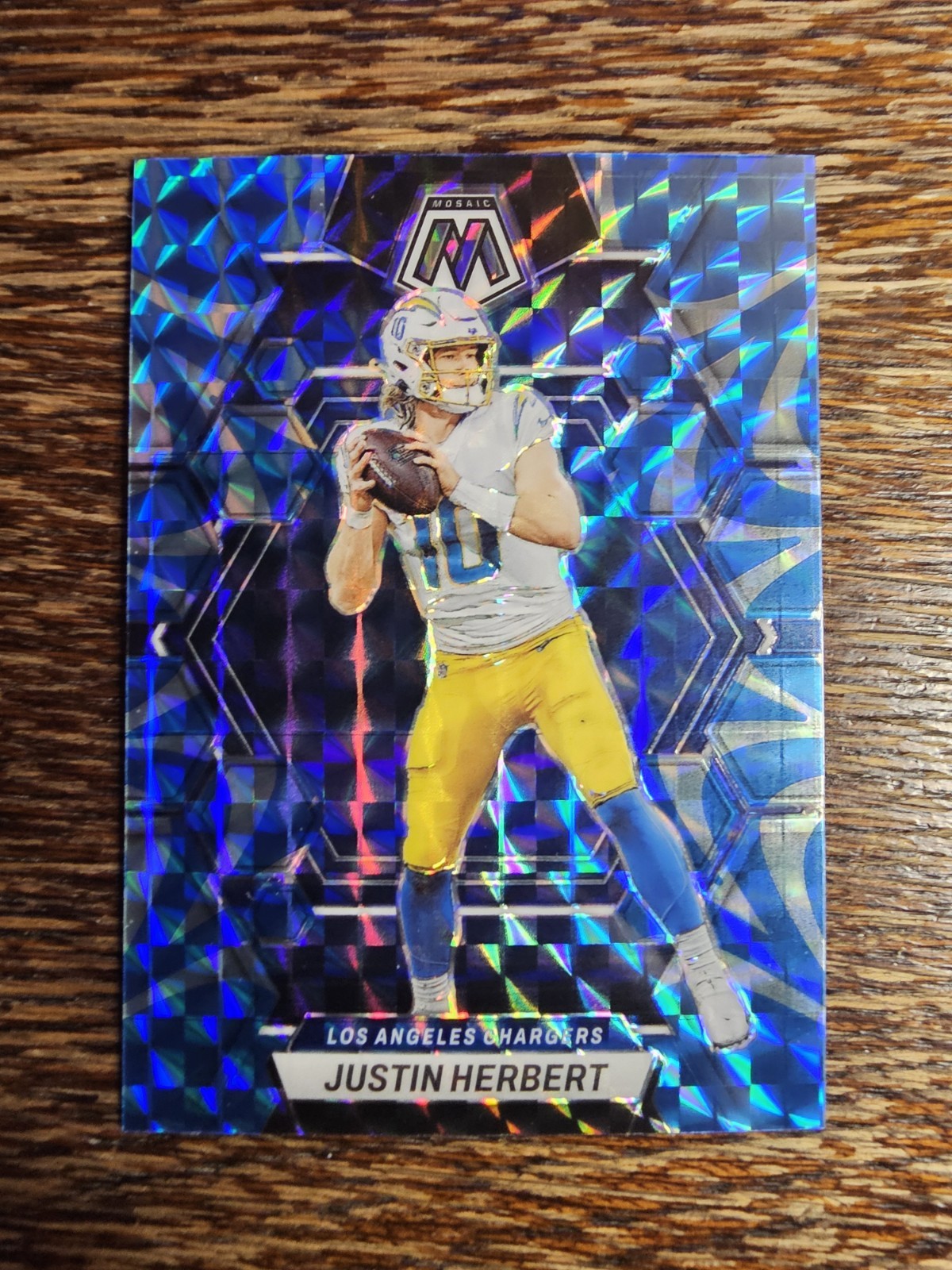2023 Panini Mosaic - Justin Herbert #127 Reactive Blue Mosaic Prizm
