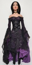 Tonner 22 American Model RAVEN CENTERPIECE DO...