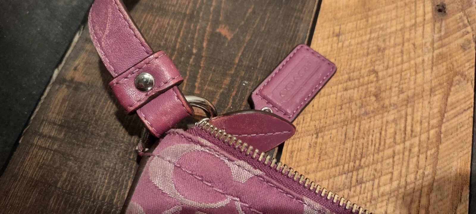 Borsa a tracolla Coach Penelope firmata viola.