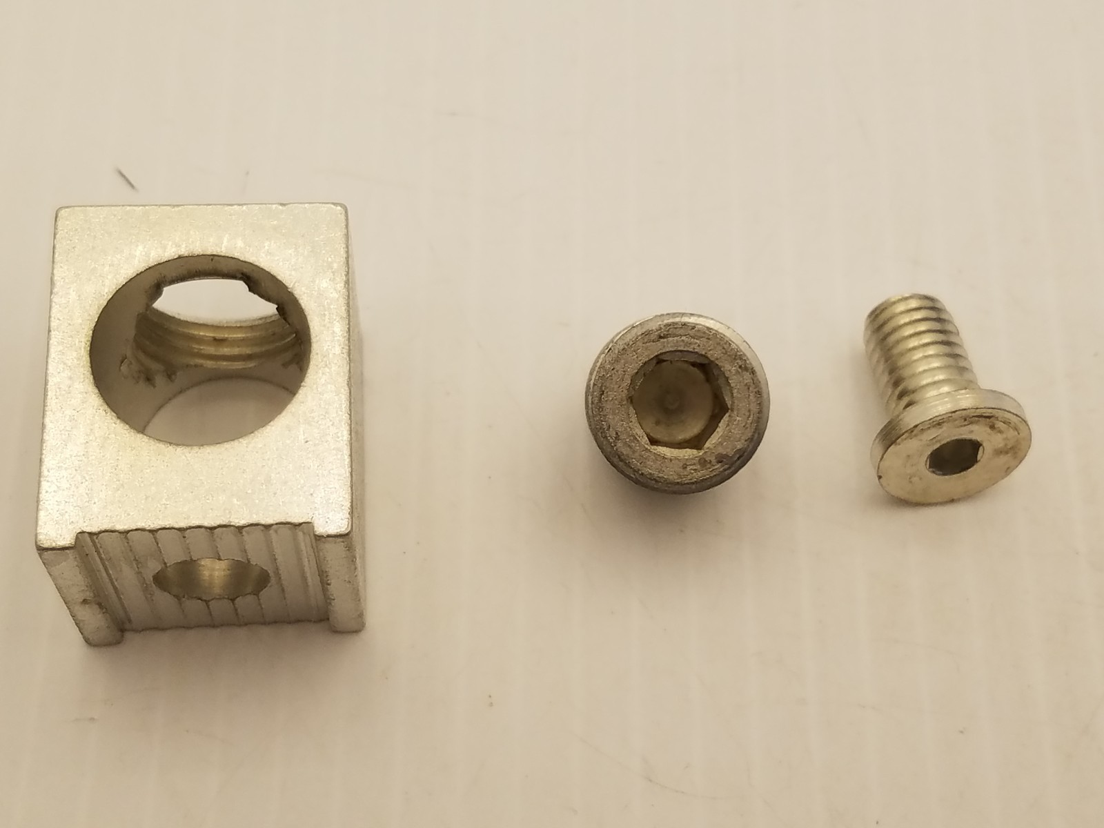 Siemens TA1FD350 Wire Grip Kit Lug for F FD FF Circuit Breaker for  