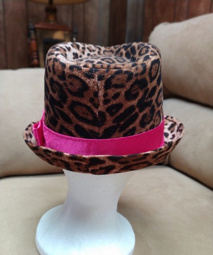 Hello Kitty Girl's Sanrio Leopard Print Fedora Hat O/S Small - Picture 3 of 9