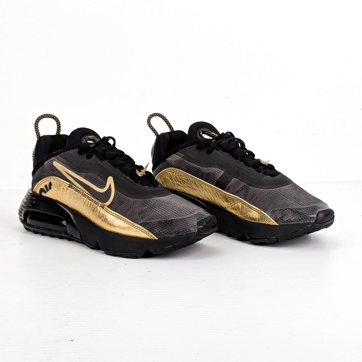 Las mejores ofertas en Nike Air Max 2090 Black Metallic Gold | eBay