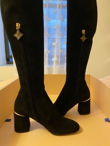 louis vuitton thigh boots
