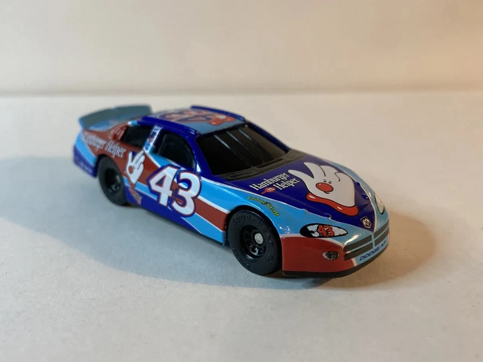 Nascar #43 Coche de carreras Hamburguesa Ayudante Patrocinador ¡RARO! Foto 2 de 4