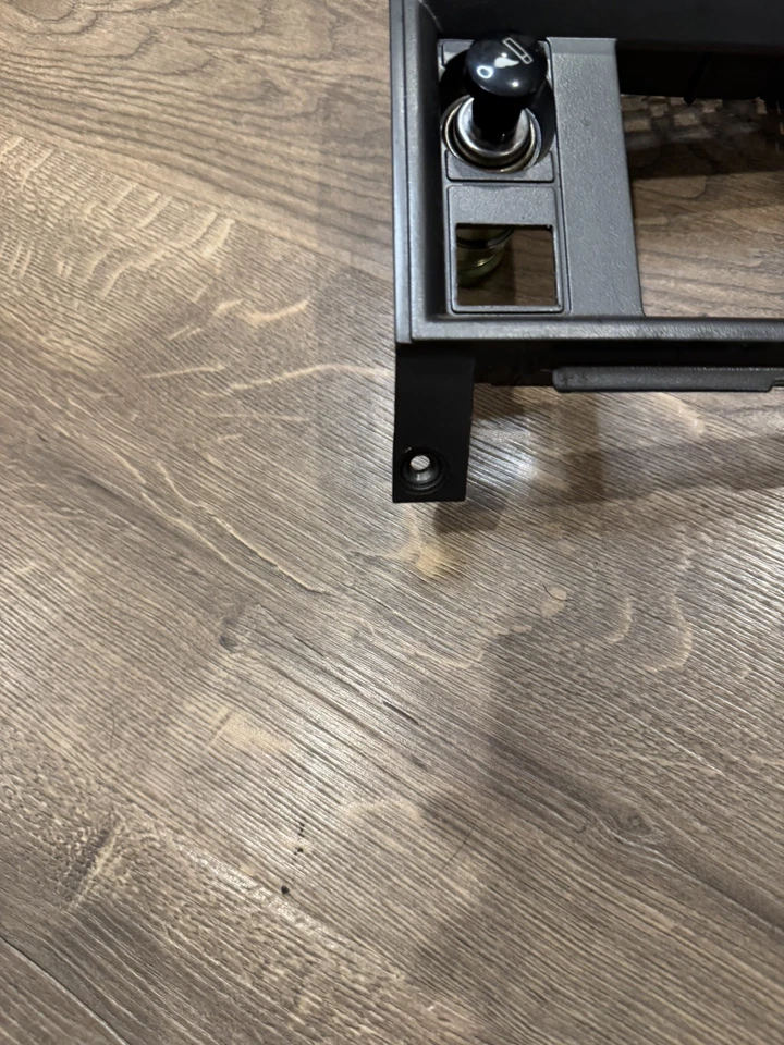 Chevrolet S10 GMC S15 1988-1994 radio tablero embellecedor bisel con encendedor OEM #15595798 Foto 4 de 4