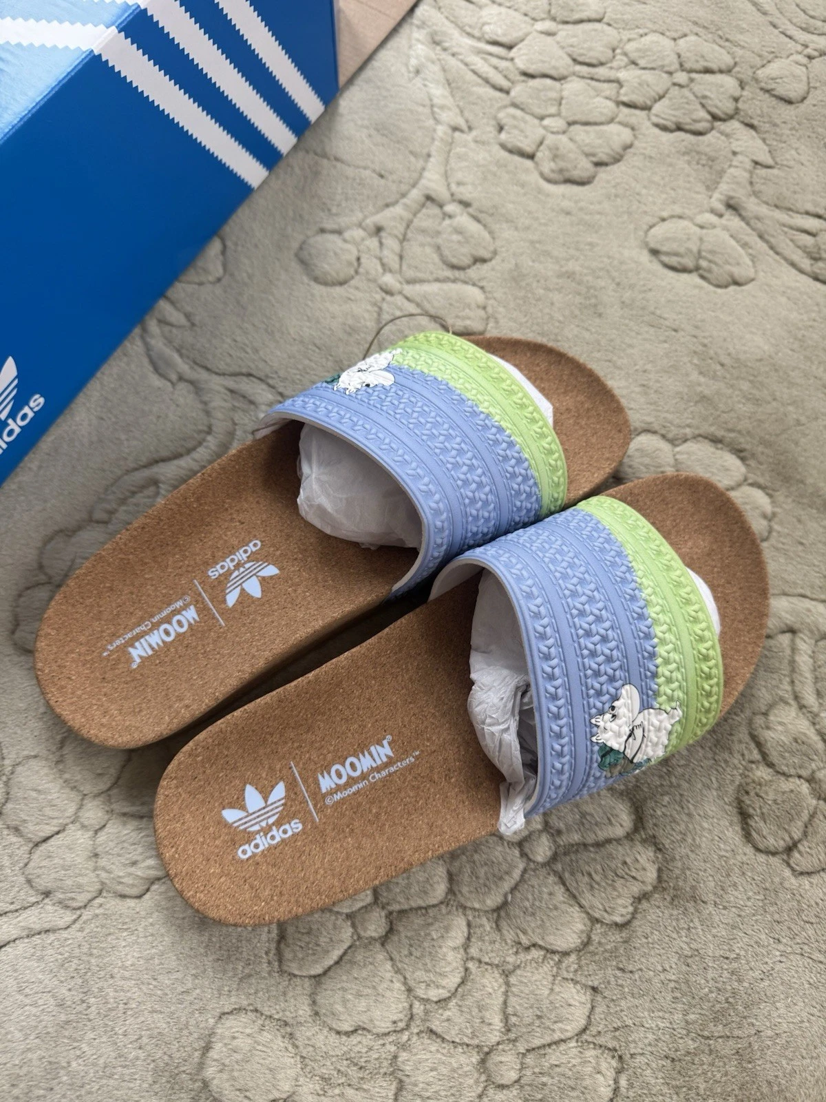 Scivoli da donna in sughero ADIDAS 'Adilette x Moomin' W taglia 9