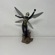 Diamond Select Marvel Gallery The Wasp PVC Diorama Statue Used