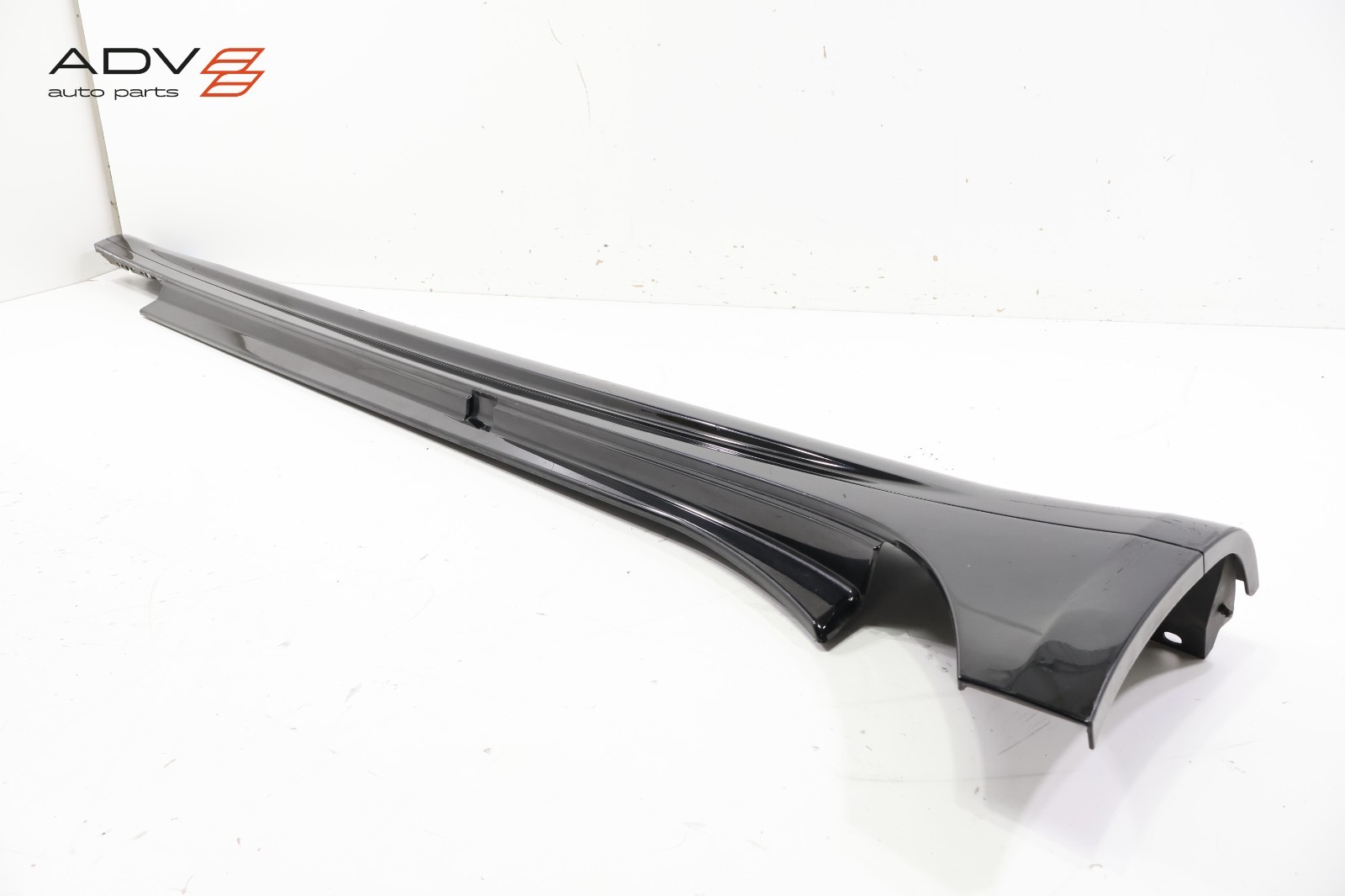 2014 - 2024 MASERATI GHIBLI RIGHT PASSENGER SIDE SKIRT ROCKER PANEL MOLDING OEM