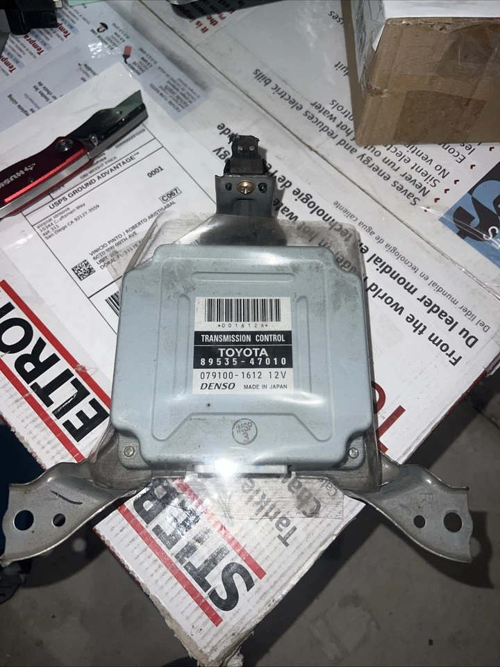 Módulo informático de control de transmisión Toyota Prius TCU TCM 2004-2009 Foto 2 de 3