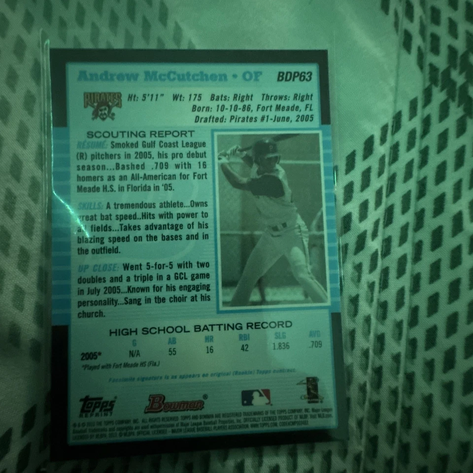 Bowman Chrome Andrew Mccutchen 2025 refractor azul Foto 2 de 2