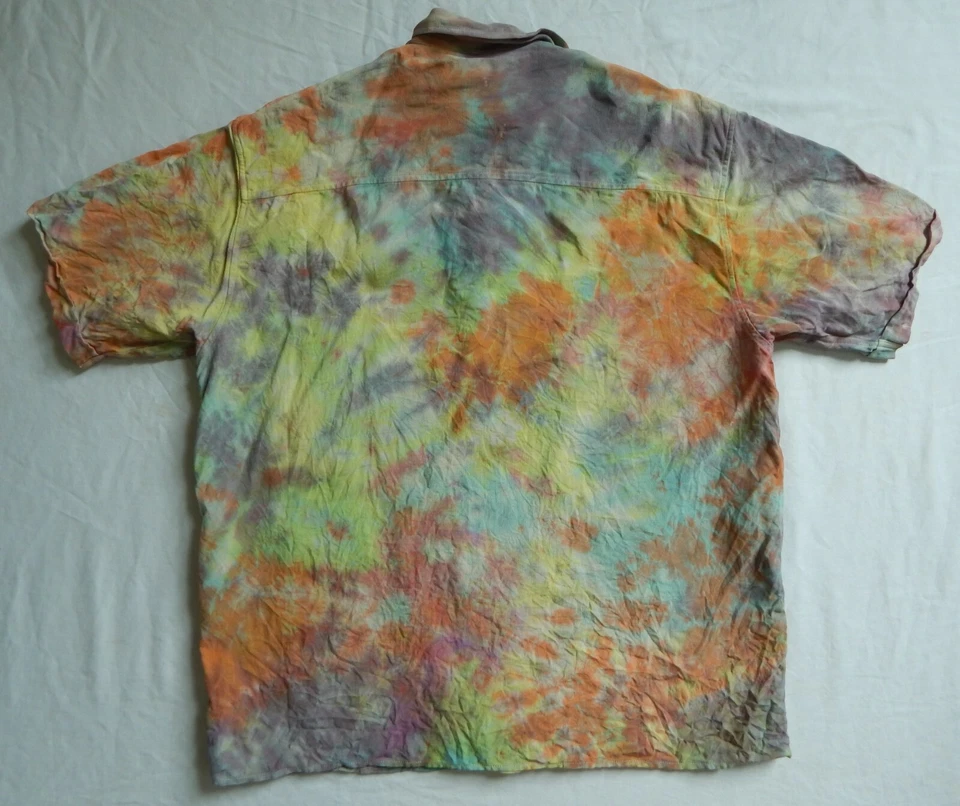 Camisa de seda tie dye púrpura naranja manga corta abotonada - grande para hombre hecha a mano Foto 2 de 4