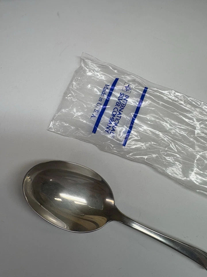 Cuchara sopa/postre de plata esterlina Rhapsody nueva de International 6 5/8" Foto 3 de 4